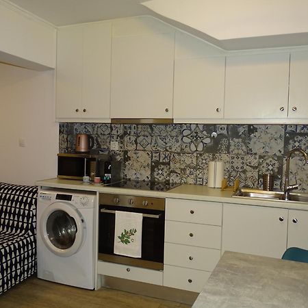 Stylish, Comfortable, Basement Loft-Like Apartment With Amenities Athena Bagian luar foto
