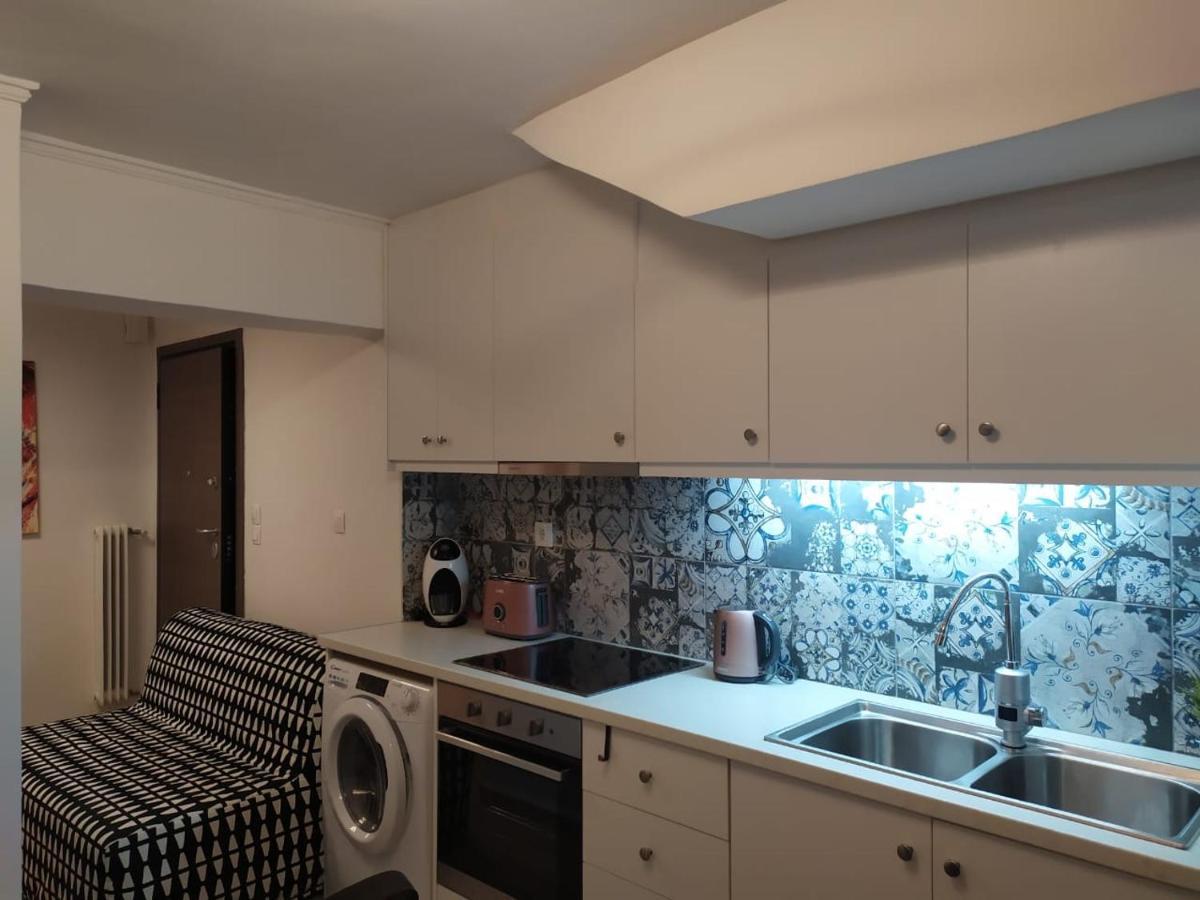 Stylish, Comfortable, Basement Loft-Like Apartment With Amenities Athena Bagian luar foto