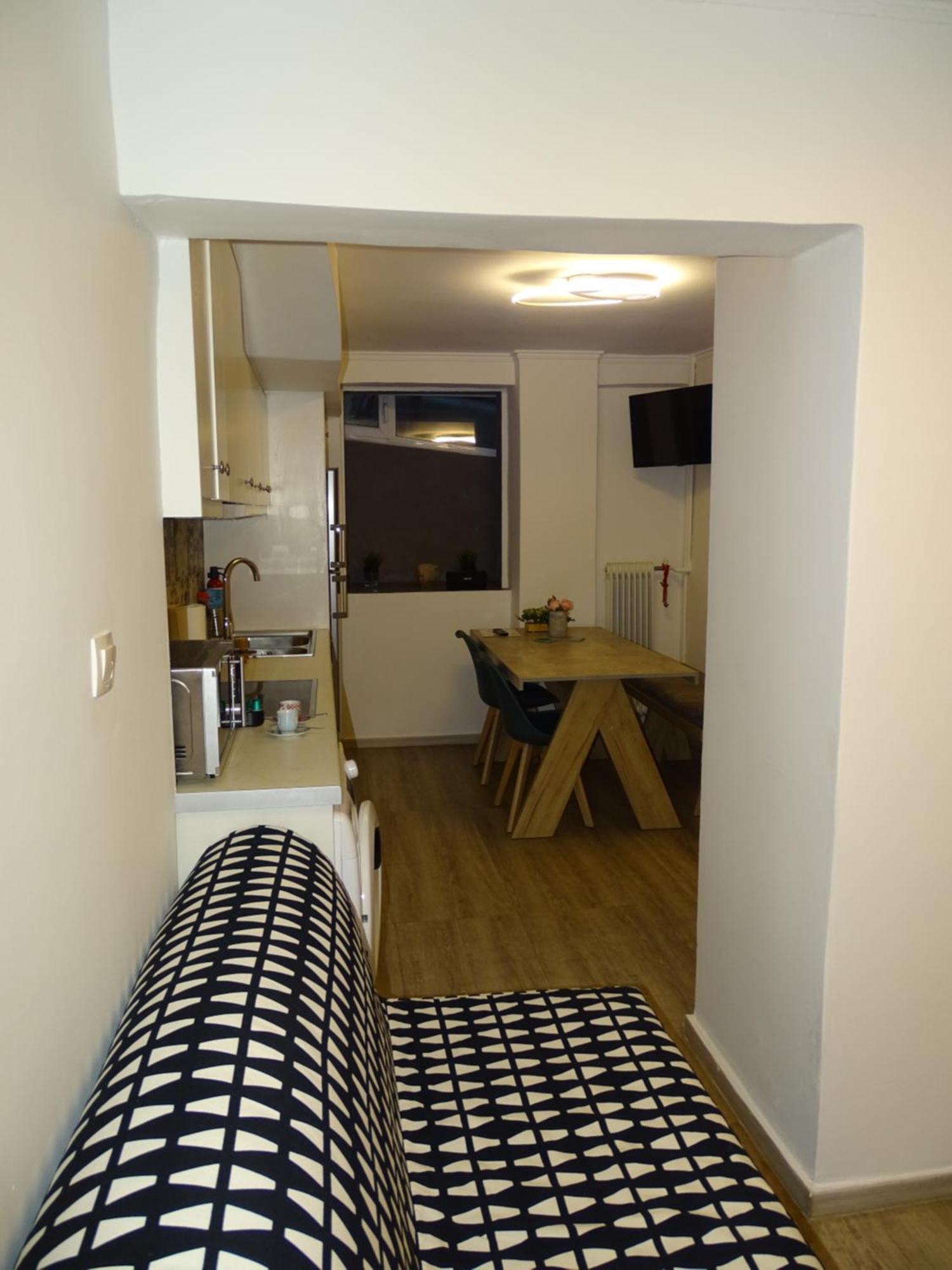 Stylish, Comfortable, Basement Loft-Like Apartment With Amenities Athena Bagian luar foto