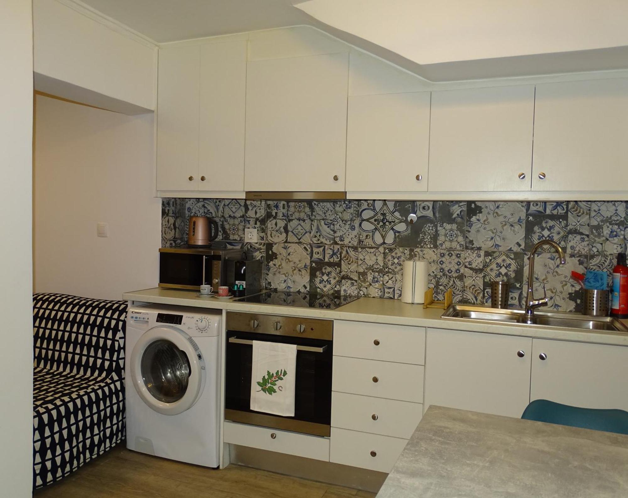 Stylish, Comfortable, Basement Loft-Like Apartment With Amenities Athena Bagian luar foto