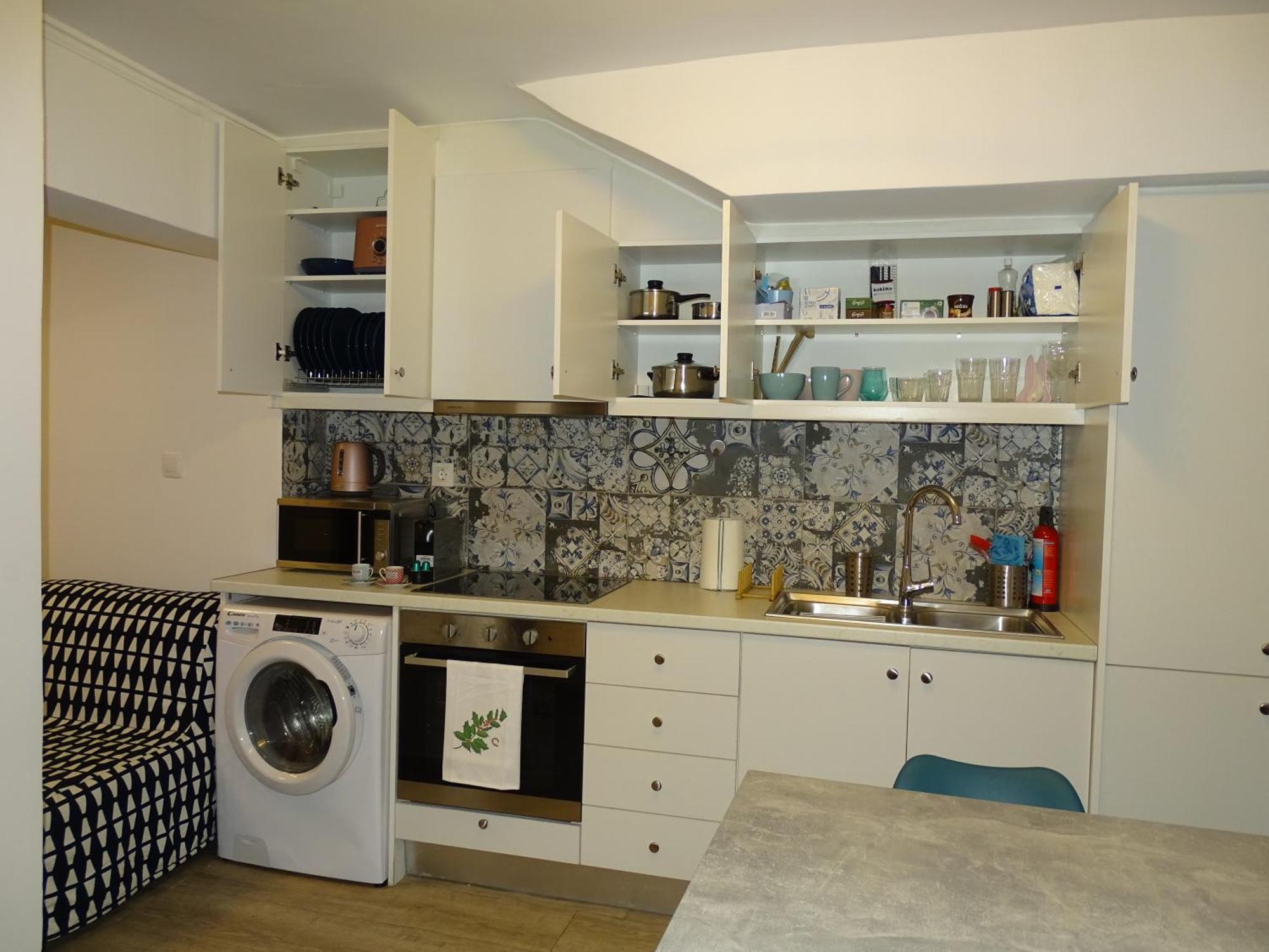 Stylish, Comfortable, Basement Loft-Like Apartment With Amenities Athena Bagian luar foto